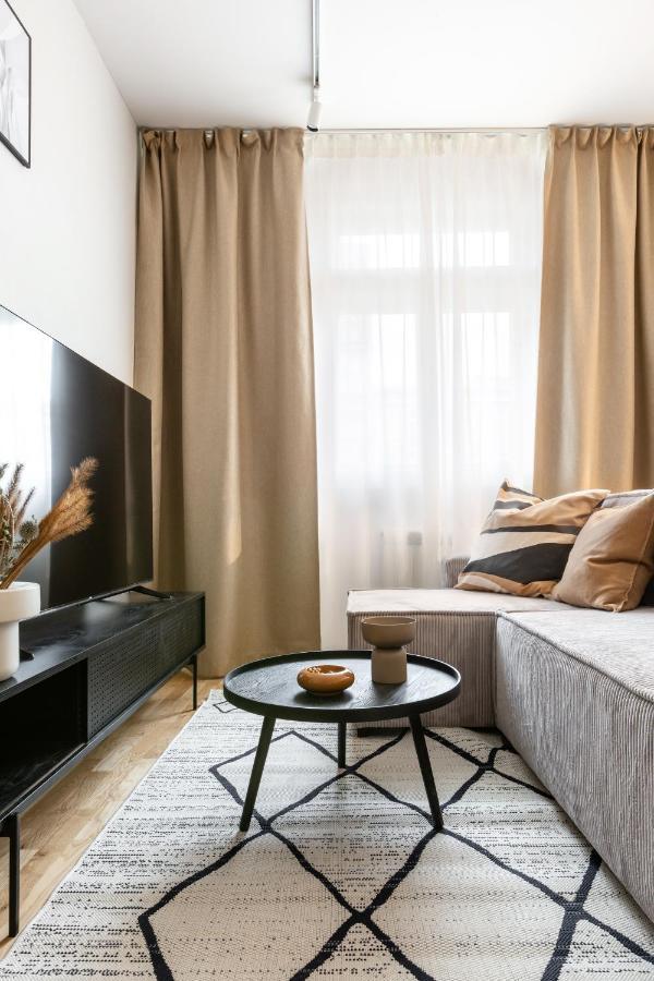 Turnkey I Republic Square Apartments براغ المظهر الخارجي الصورة