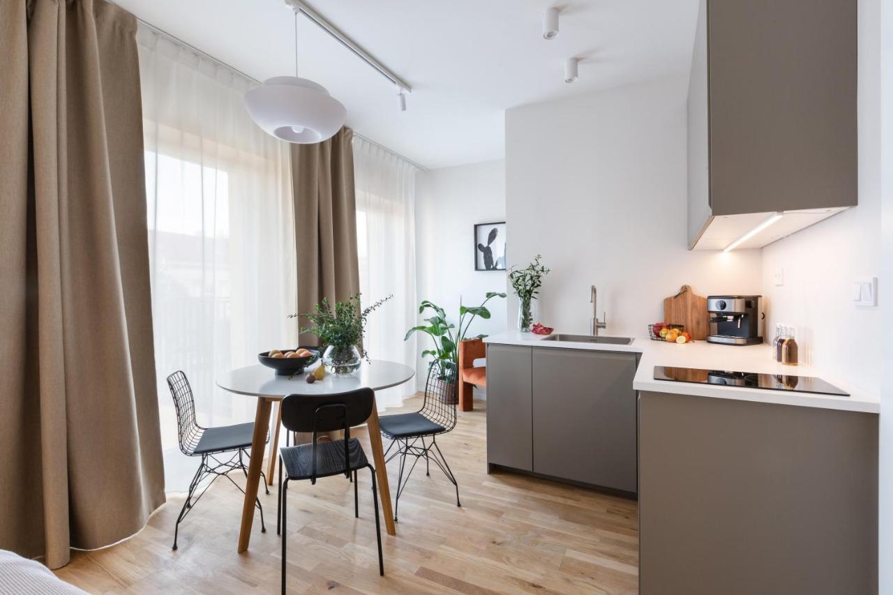 Turnkey I Republic Square Apartments براغ المظهر الخارجي الصورة