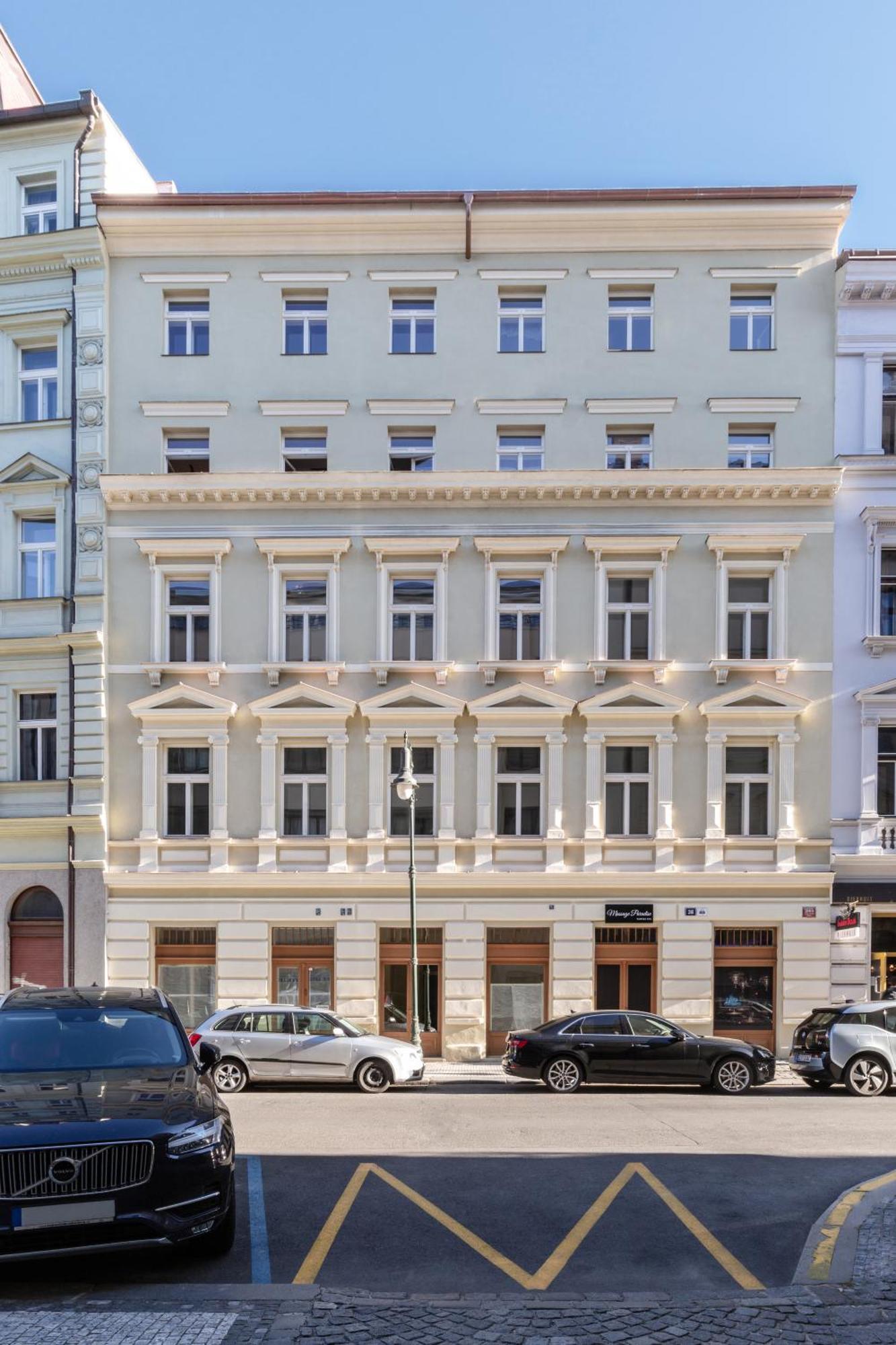 Turnkey I Republic Square Apartments براغ المظهر الخارجي الصورة